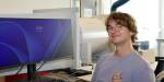Portrett av Zacharias Berge Flaathe ved datamaskinen ved vindtunnelen