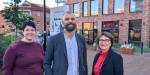 Anette Gangnæs, Carl Thodesen, og Inger-Lise M. Nøstvik framfor Kunnskapsbyen sine lokalar i Lillestrøm