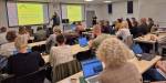 Prorektor Carl Thodesen holder åpningsinnlegg for deltakerne på SI forum