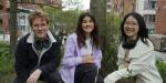 Picture of three students at campus, OsloMet, Pilestredet.